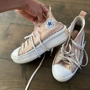 Girls high top converse pink. Size 3.